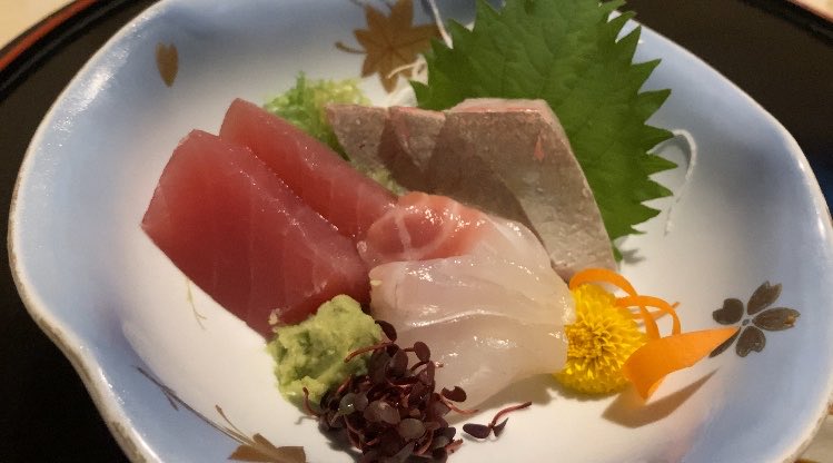 yayoitrip's tweet photo. 静岡県 南伊豆町 ホテル河内屋
ディナー🍽️です✨

献立表が無いので詳細な料理名は不明ですが...

名物の金目鯛が鬼ですね🥰

プラン的にボリュームはやや抑えられてる
...のかな？
お味はなかなかによきです✨ https://t.co/07ApSPvoPV