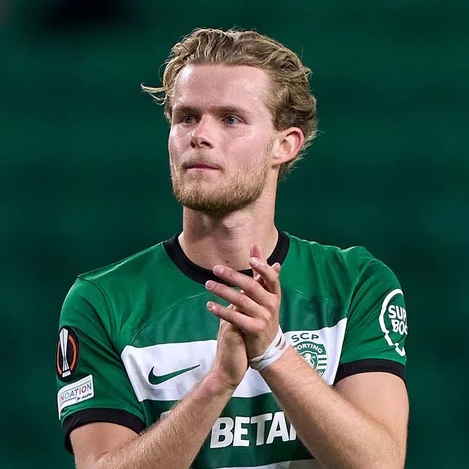 atletiuniverse's tweet photo. 🚨🇩🇰 JUST IN: Portuguese outlet A Bola reveals that Atletico Madrid took time to make a move Morten Hjulmand because they were awaiting Sporting’s permission and wanted absolute certainty that they were not bypassing them during the process. https://t.co/U6L6gnmcjD