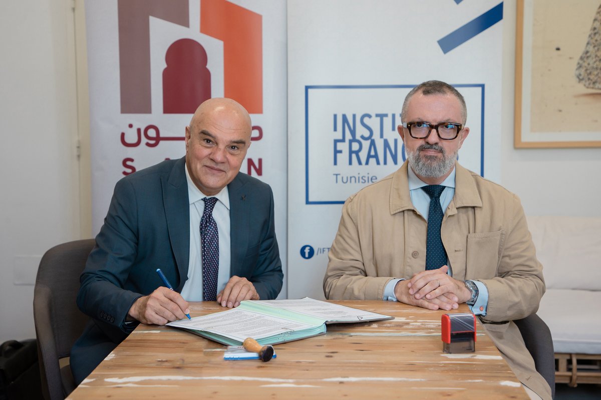 IFTunisie's tweet photo. ✨Accord signé entre l’#Institut_National_du_Patrimoine et l’@IFTunisie, dans le cadre du projet #SAWN, pour préserver, valoriser le #patrimoine_tunisien et renforcer la formation
✨توقيع اتفاقية بين المعهد الوطني للتراث و@IFTunisie بهدف صون #التراث_التونسي وتثمينه وتعزيز التكوين https://t.co/qZh9eHALRc