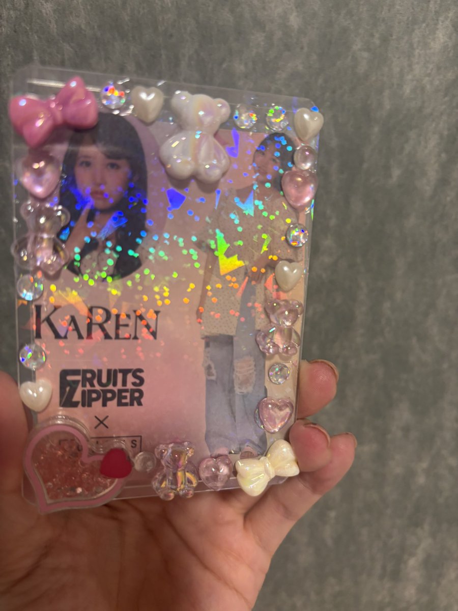 amiamimagic's tweet photo. かれんたんのシールデコった
裏にMagSafeのマグネットつけたからスマホに貼るよ♡ https://t.co/TrRvvpWQQA