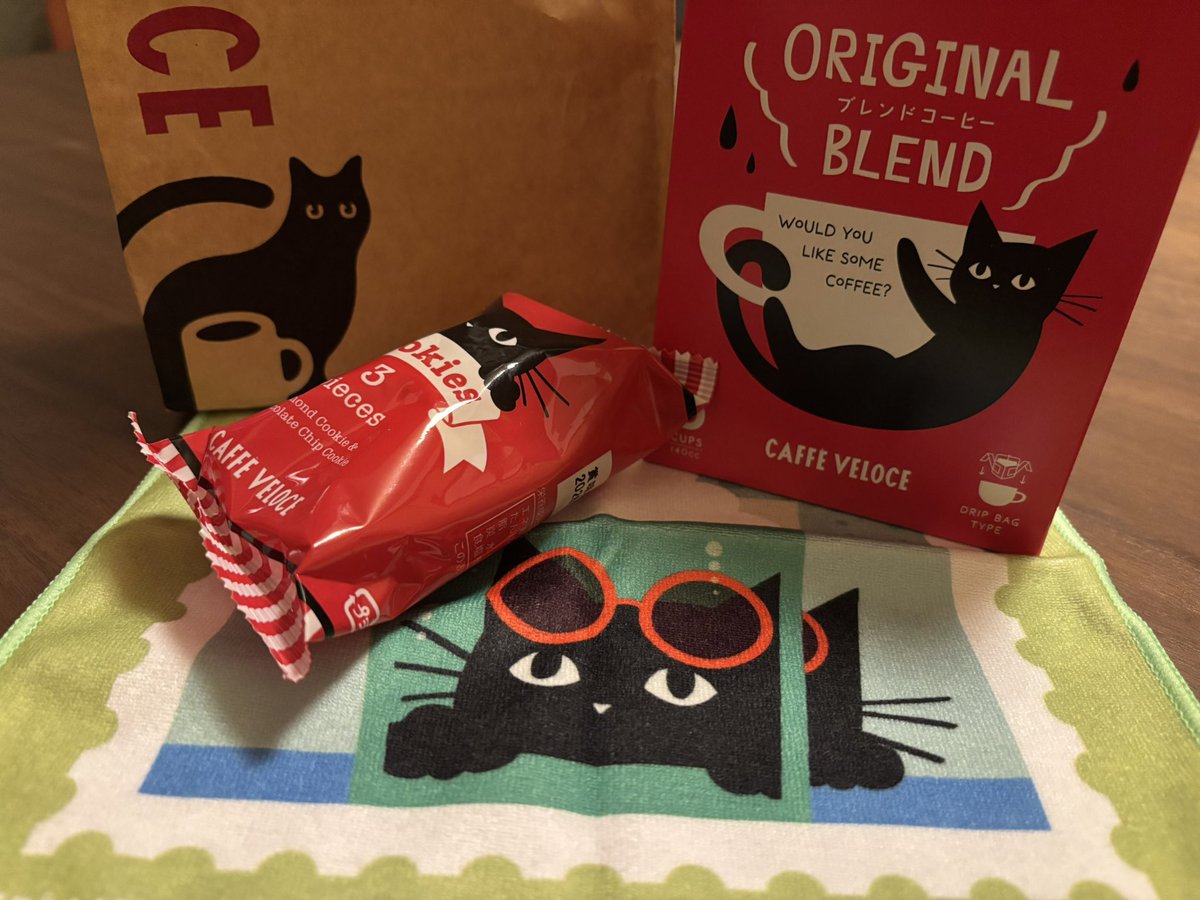 kanamene's tweet photo. 喫茶店のことよくわかってないけど、黒猫🐈‍⬛モチーフ多用しているって一点突破でベローチェが大好き！かわいい…… https://t.co/hPzKCPXDvL