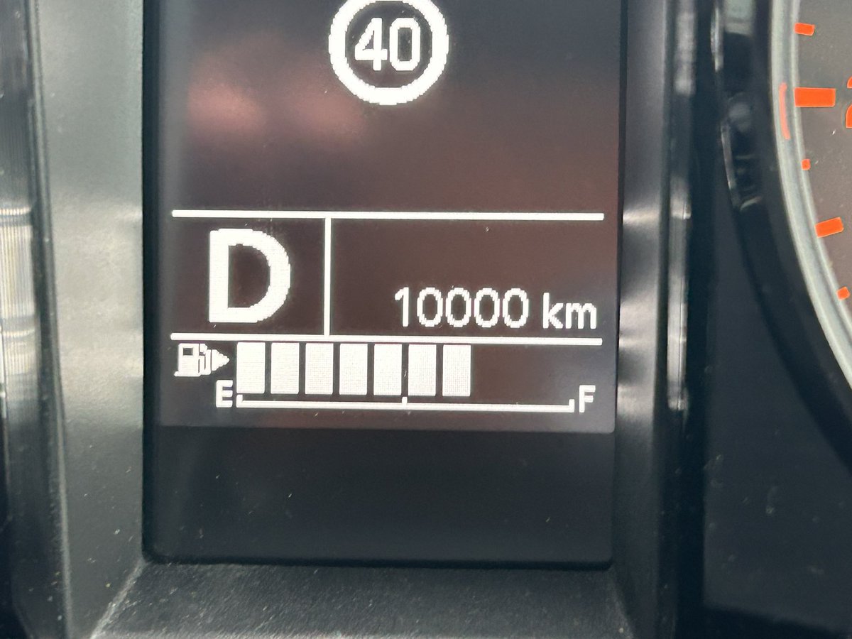 sw_0810's tweet photo. うちのジムニーさん、
納車から3年と3ヶ月で
ようやく1万キロ超えました。
あまりにも乗らなさすぎでは…
ごめんよぅ… https://t.co/kMTayyacKp