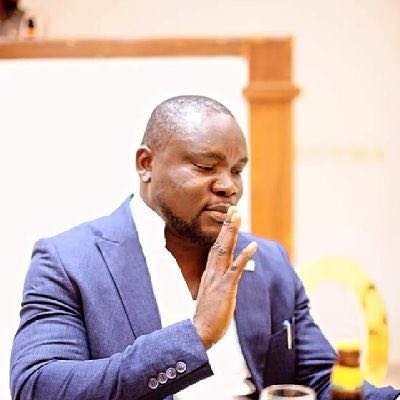 JamsMupualaRdc's tweet photo. #RDC:Joyeux anniversaire cher camarade et compagnon de lutte @Ibandagrace ! 🥂🎂🎂🍾💪 https://t.co/wX1w3Jzc3z