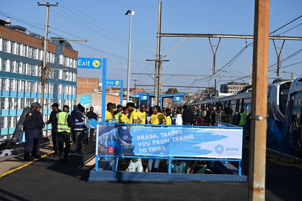 PRASA_Group's tweet photo. Skip the traffic and catch The People's Train to the big clash as the Springboks take on England at Ellis Park Stadium.

🎟️ Valid match ticket holders can enjoy FREE dedicated trains between Park Station and Ellis Park Stadium every 15 minutes, while trains from Germiston Station to Ellis Park will operate every 60 minutes for just R20 return.

Travel smart. Travel stress-free. We'll get you to the game 🇿🇦🏉

#isitimelasabantu #springboks #PeoplesTrain #ForeverGreenForeverGold