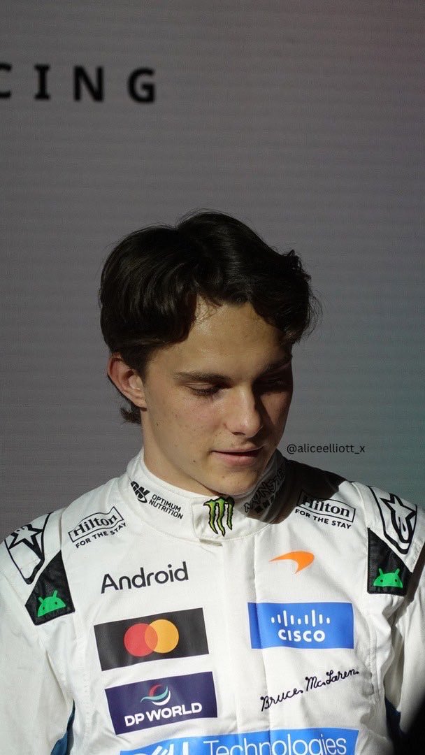 piascherry's tweet photo. My friend went to the McLaren event last night and look how gorgeous Oscar was 🥹 https://t.co/lzYzZSofNB