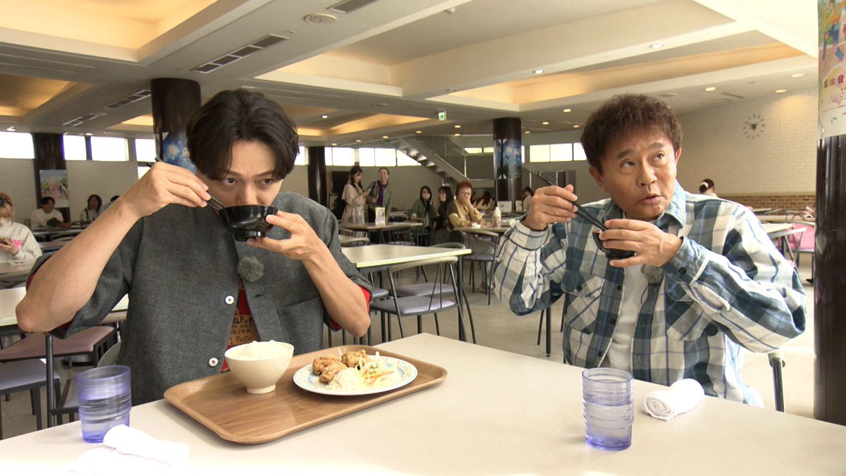 oricon's tweet photo. 浜田雅功&amp;山崎育三郎
大阪の大学でサプライズ登場に悲鳴
https://t.co/VmgqEhhDXe

#ごぶごぶ https://t.co/lQIbOfCSf0
