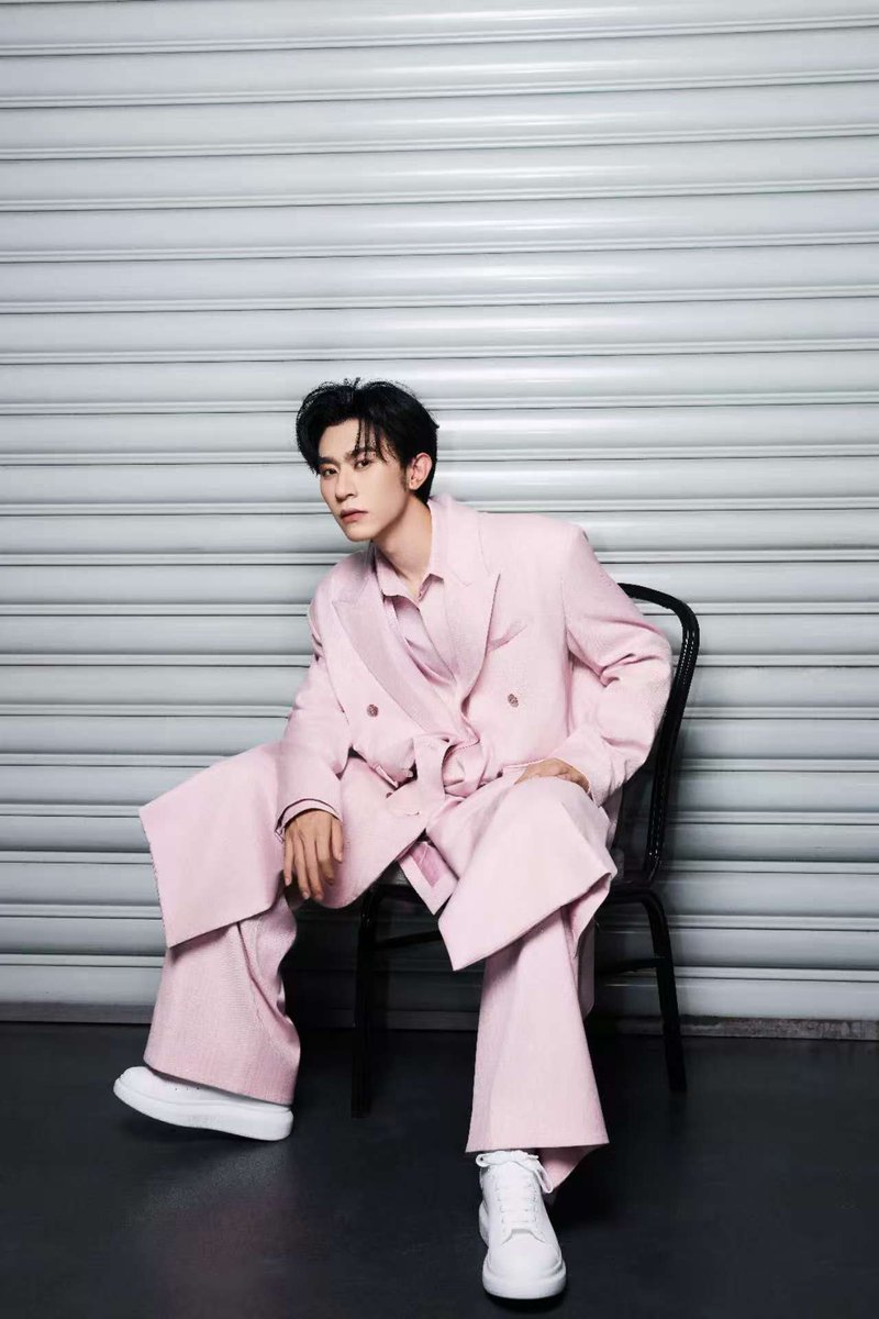 XiangsidouId's tweet photo. @WeiboGala Greetings from Xiangsidou Indonesia Family! 🇮🇩💚 We’re looking forward to seeing Chensi at Weibo Cultural Communication Night. Wishing you a wonderful event—we’ll be cheering for you all the way! ✨ https://t.co/1PRgqbIiFG