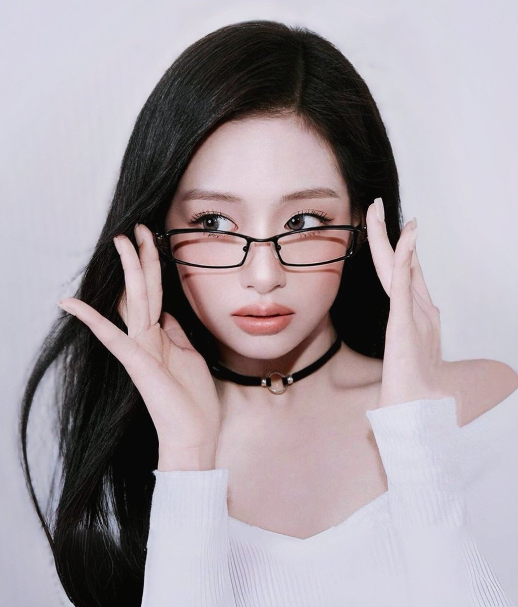 ahyeonpics's tweet photo. brand post                    ahyeon post https://t.co/ZVR7S9ZIOM