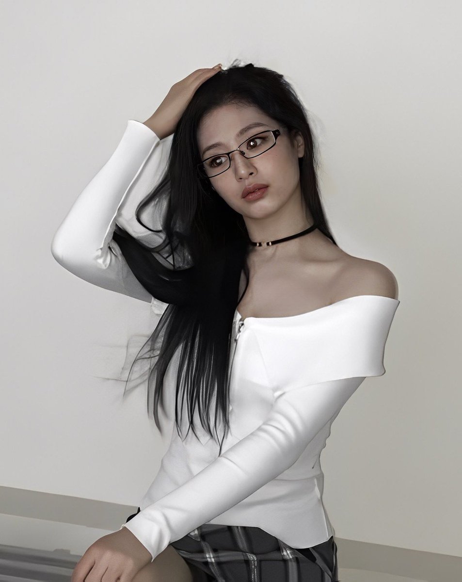 ahyeonpics's tweet photo. brand post                    ahyeon post https://t.co/ZVR7S9ZIOM