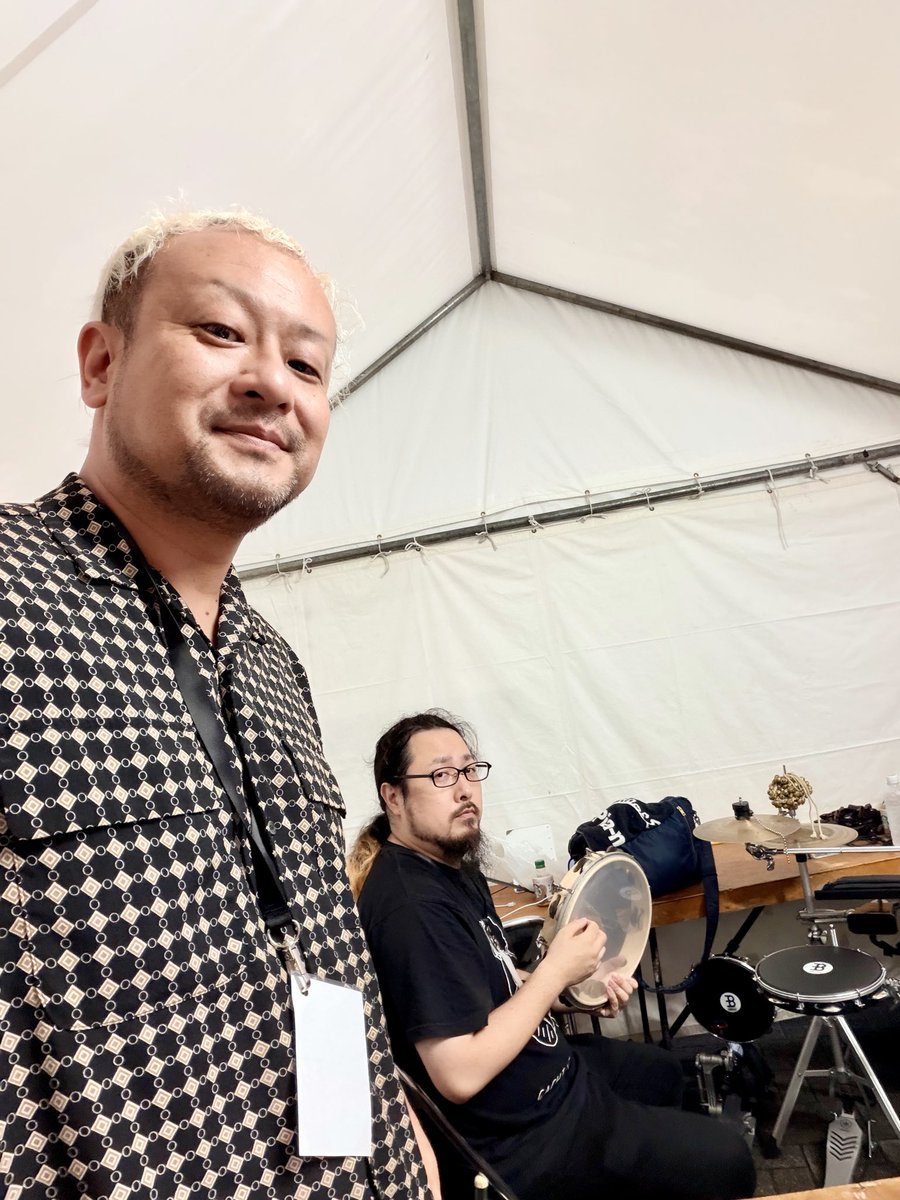 pj_pianojac's tweet photo. まもなく！！
楽屋にスペシャルゲスト居た👀
HAYATO https://t.co/8pCKGthp9t