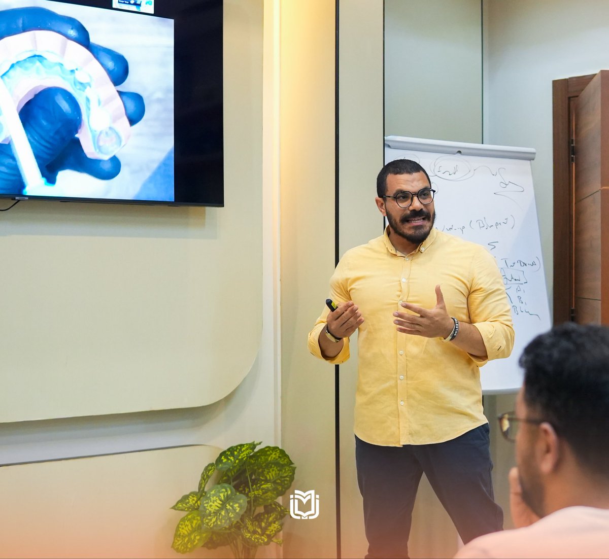 ConfiDentaledu's tweet photo. ConfiDental M-Implant training ptogram.
Dr.Mustafa Noor 😍 https://t.co/HFR3rL32cg