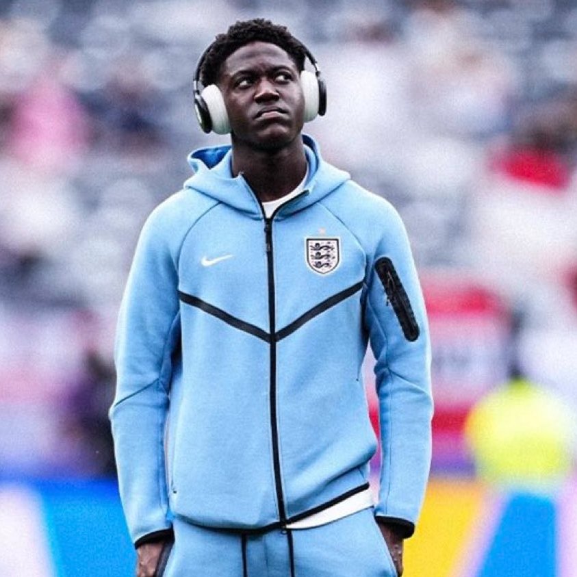 SomtoRalphael's tweet photo. England took (7) midfielders to the World Cup, Kobbie Mainoo is the only one yet to play a single minute at the world cup. 😬🏆 https://t.co/Nq2FKfI3EV