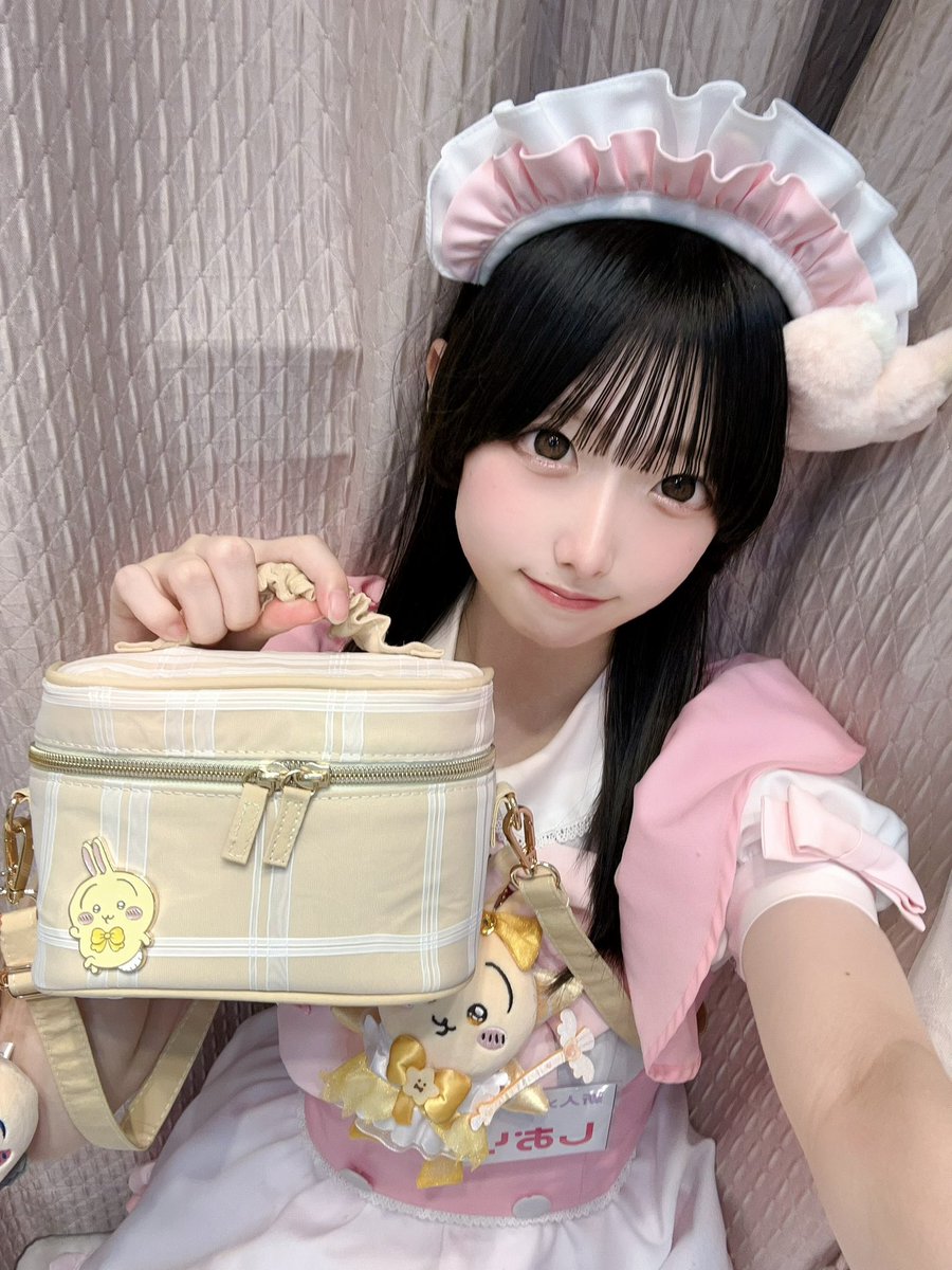 しおりちゃん7階でお給仕中🎀