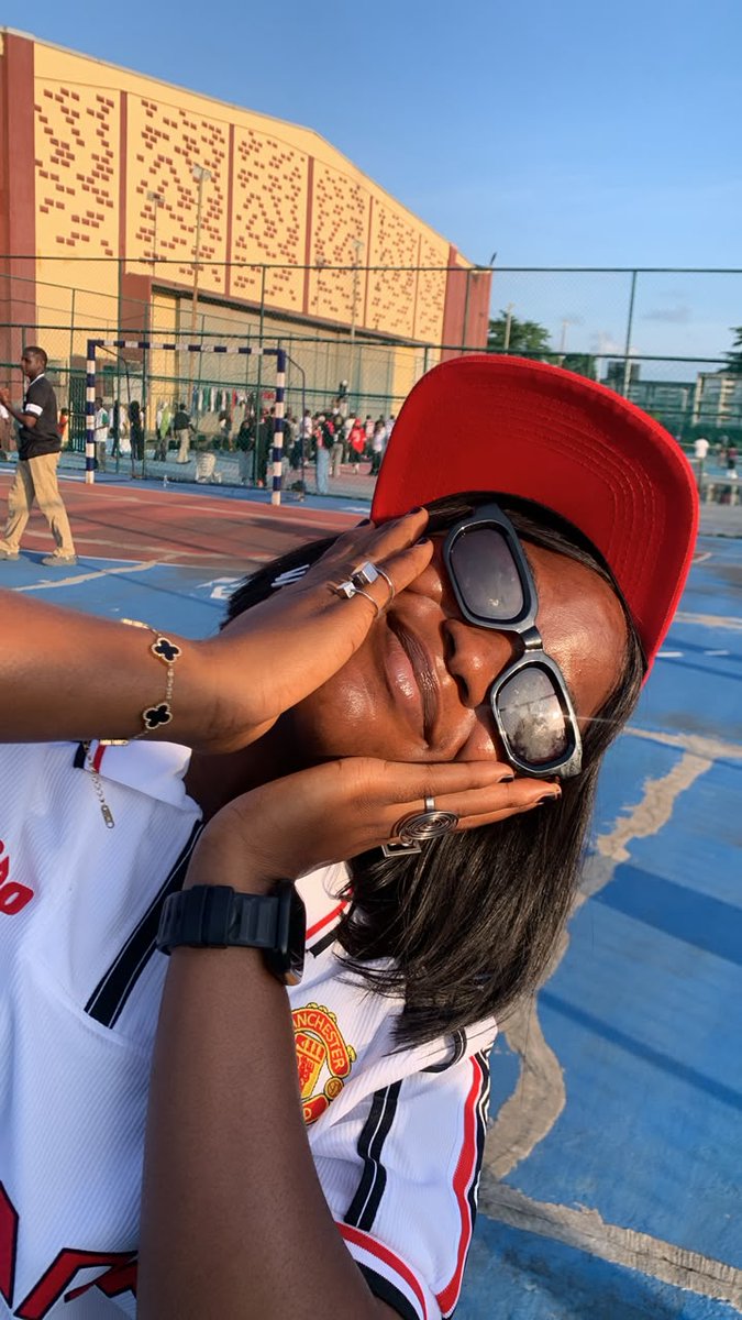 feerayfye's tweet photo. Day 3! Jersey Day.

You guys she killed it.🤭 @_yeenkah https://t.co/Aer3HJfIcK