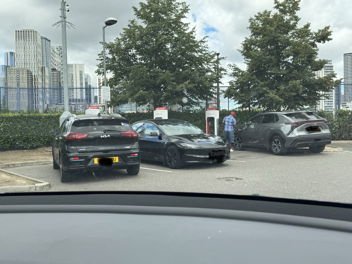 cryptoluna111's tweet photo. @TeslaOwnersUK I can’t wait for them to sort out LondonNorth Greenwich Superchargers. Non Tesla’s mess up the whole system. How will they change this? Still waiting now for access to one! https://t.co/uAurDsjtan
