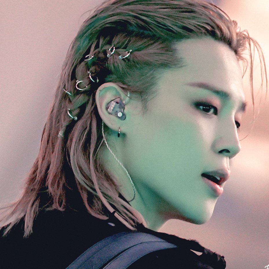 thejminie's tweet photo. things that make me go feral: jimin having the cleanest and finest hairline. https://t.co/uATpBOysob