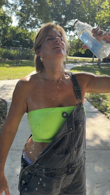 The Mary Burke - 4 pic. Stay cool 🥶 and hydrated #maryburke https://t.co/EDFx4Pjf2I