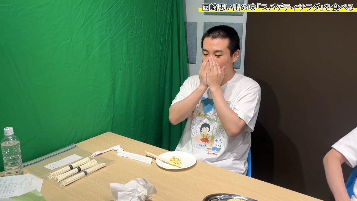 zzz083's tweet photo. ご挨拶の手紙を送った国崎さんに、返事と一緒に『スパゲッティサラダ』のレシピを送ってくださった桐島屋の奥様。
その思い出の味を西園さんと2人で再現する最高な動画だった。

カレーショップ桐島屋の「スパゲティサラダ」をもう一度食べたい-完結編
https://t.co/9u2aMRHmhp https://t.co/li5mqDnHXq
