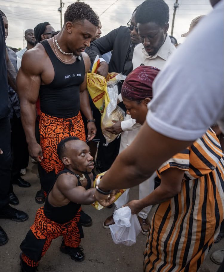 Ashtonsmall01's tweet photo. Day 16 of being Ashton Small (Zoo &amp; Ghana Giveback)
Grateful for the warm welcome and unforgettable memories with my brother @AshtonHallofc https://t.co/gm23mwg3dG