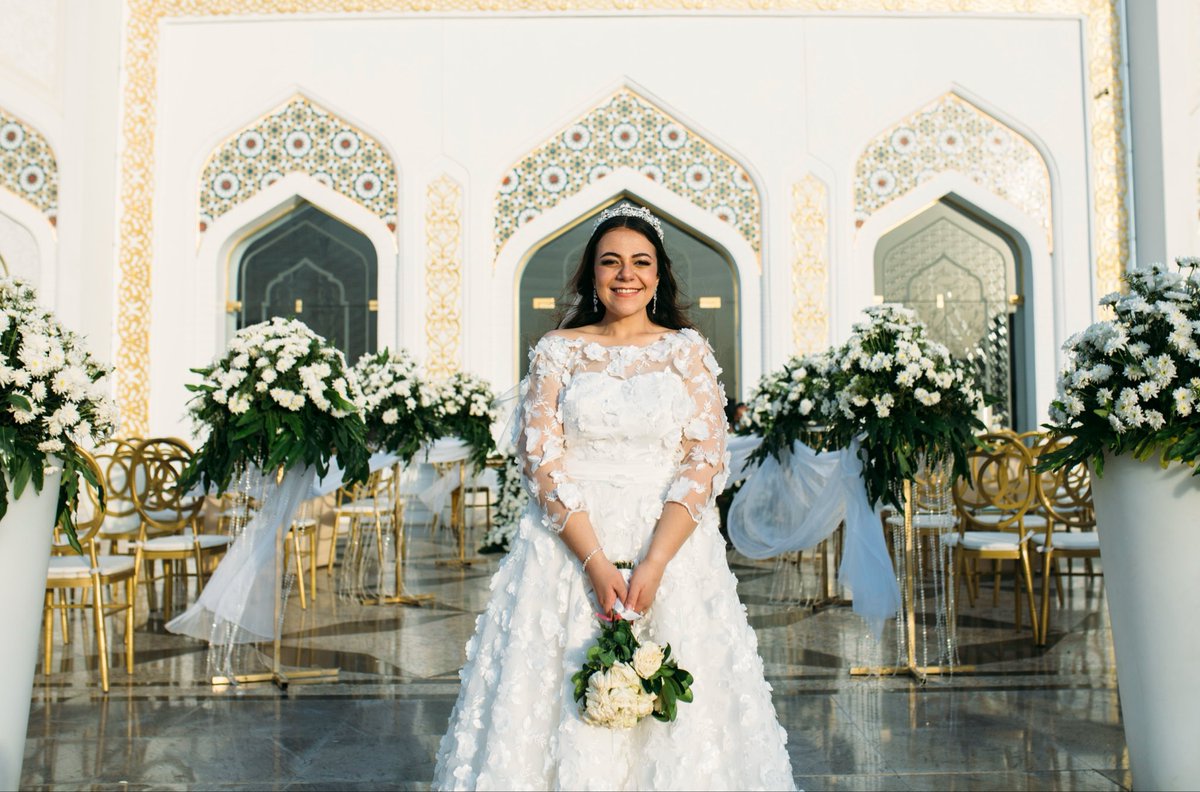 lumpkinspice's tweet photo. The inspiration- The dress 👰🏻‍♀️ https://t.co/Jv8tJCd0X9