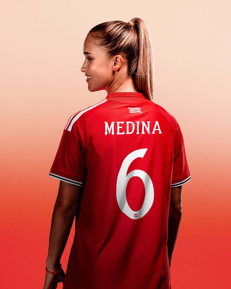 feliperaUTD's tweet photo. 🔴 Uma nova Red Devil chegou!
O Manchester United dá as boas-vindas à Andrea Medina. Uma atleta que chega com ambição, qualidade e muita vontade de construir uma história marcante com este escudo.
Que essa seja apenas a primeira página de uma trajetória repleta de vitórias.
Bem-vinda ao Teatro dos Sonhos! ❤️👹