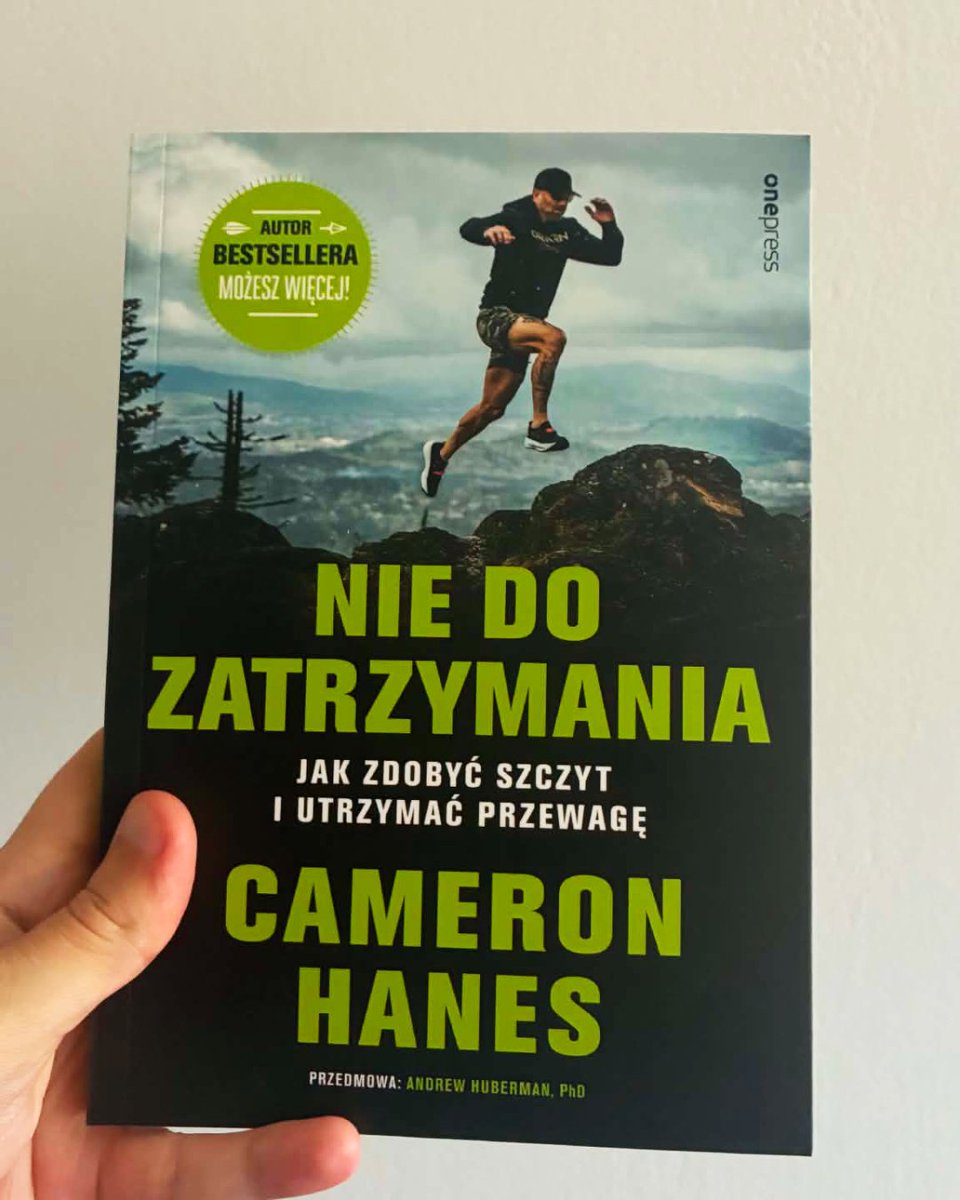 OnepressPL's tweet photo. Już dotarła do nas z drukarni - 𝐍𝐢𝐞 𝐝𝐨 𝐳𝐚𝐭𝐫𝐳𝐲𝐦𝐚𝐧𝐢𝐚. 𝐉𝐚𝐤 𝐳𝐝𝐨𝐛𝐲𝐜́ 𝐬𝐳𝐜𝐳𝐲𝐭 𝐢 𝐮𝐭𝐫𝐳𝐲𝐦𝐚𝐜́ 𝐩𝐫𝐳𝐞𝐰𝐚𝐠𝐞̨ - Czekacie?

Książka ma premierę 7 Lipca, ale zamawiać można już teraz:   https://t.co/Xut4RbgMNA https://t.co/WcGa3ISzpD