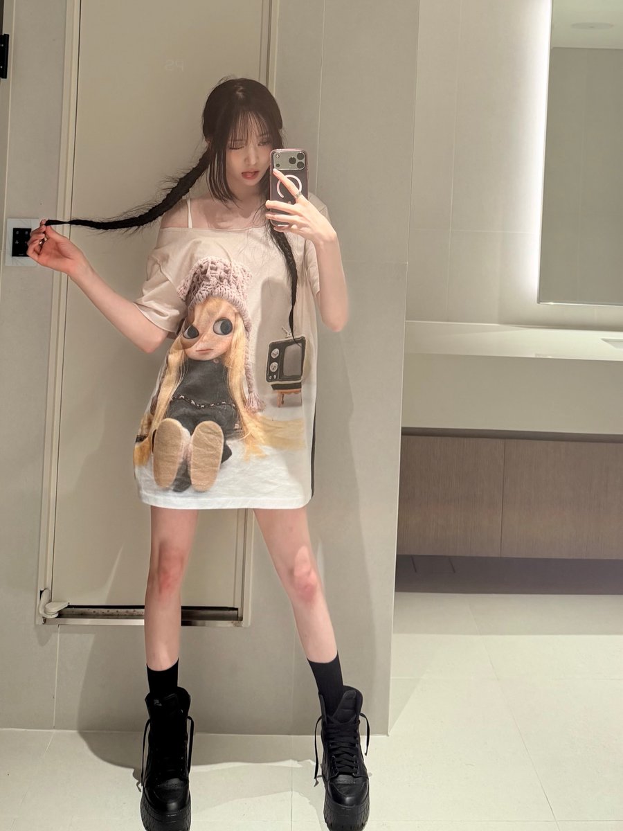 onbbi__'s tweet photo. 260702 #영서 #YOUNGSEO 인스타 https://t.co/gzjZUdEPfp