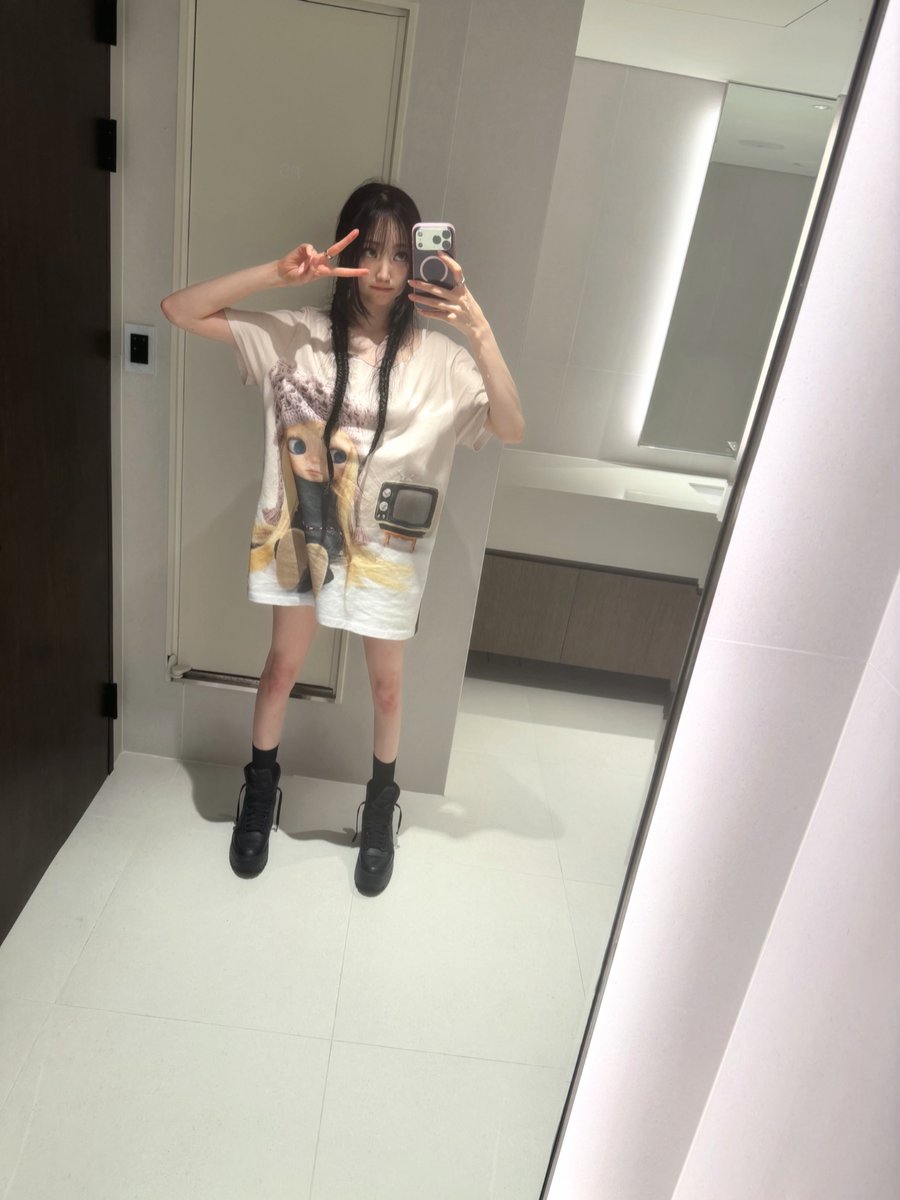 onbbi__'s tweet photo. 260702 #영서 #YOUNGSEO 인스타 https://t.co/gzjZUdEPfp