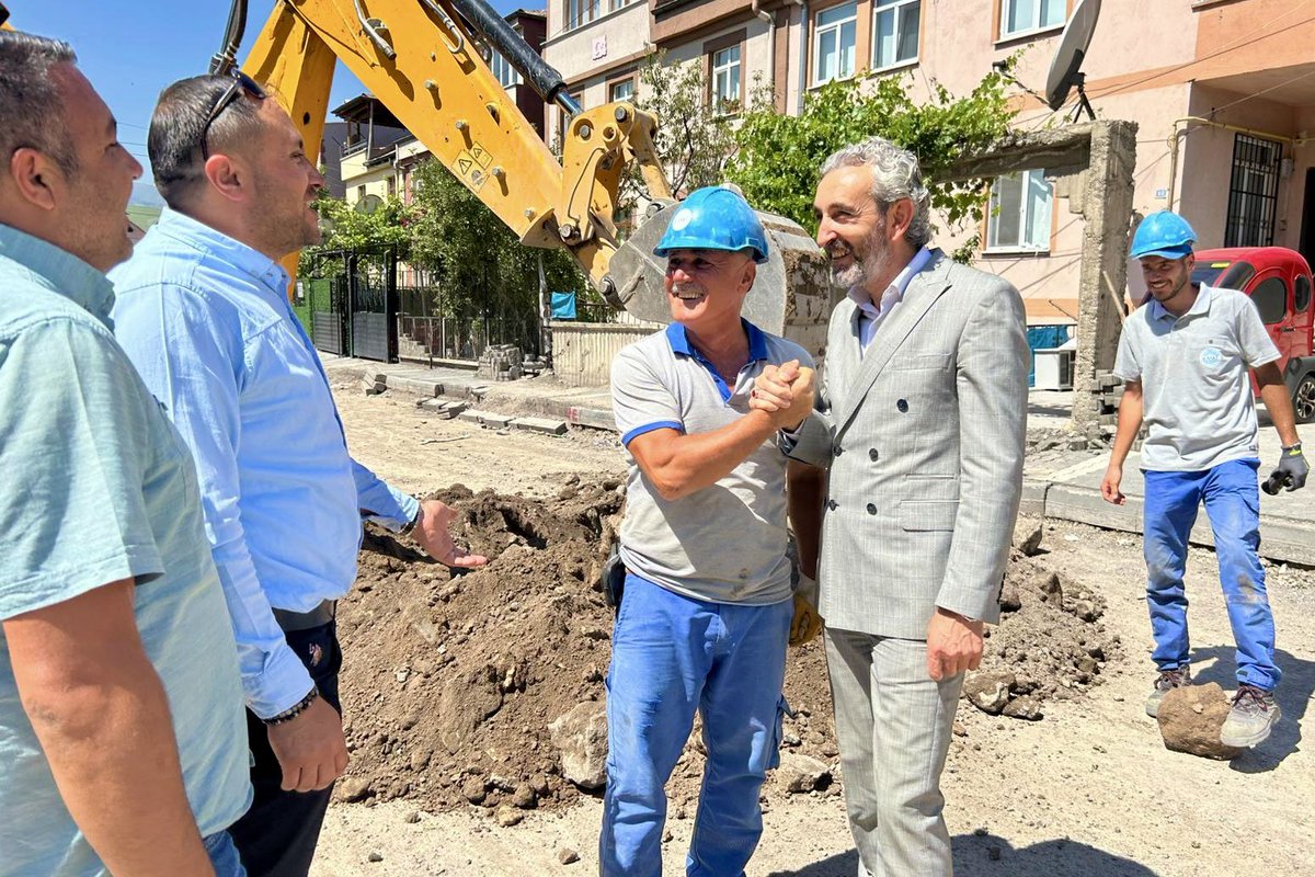 hizmetiskayseri's tweet photo. Ziyarete Şube Başkan Yardımcılarımız Bekir Bilgiç, Ahmet Güneş, Denetim Kurulu Üyemiz Hamit Erdoğan ve İşyeri Sendika Temsilcimiz Ekrem Çınar eşlik etti.
2/2 https://t.co/HfbXUqDwdo