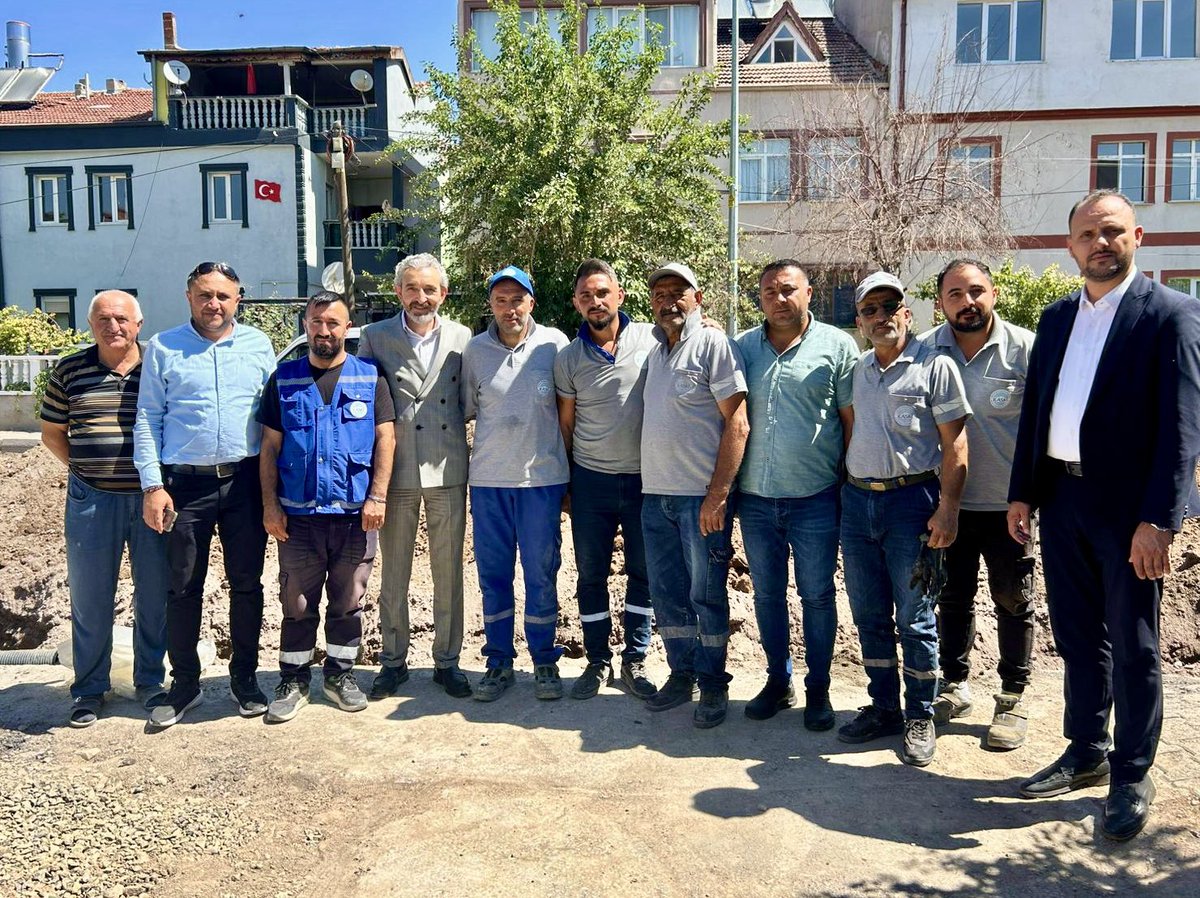 hizmetiskayseri's tweet photo. Ziyarete Şube Başkan Yardımcılarımız Bekir Bilgiç, Ahmet Güneş, Denetim Kurulu Üyemiz Hamit Erdoğan ve İşyeri Sendika Temsilcimiz Ekrem Çınar eşlik etti.
2/2 https://t.co/HfbXUqDwdo