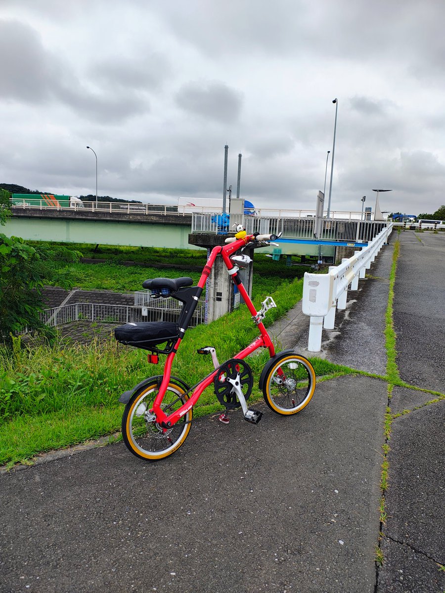 kojirou4941's tweet photo. #チャリ通
#多摩川
#STRiDA
今日話まっすぐ帰宅🚲 𓂃 𓈒𓏸
途中、パラパラと☔が降ってきて少し焦ったけどすぐ止んだからホッとしたε-(´∀`;)ホッ
それでは夕飯の支度してゆっくりすることにします😊👋 https://t.co/q9mMBHAc8t