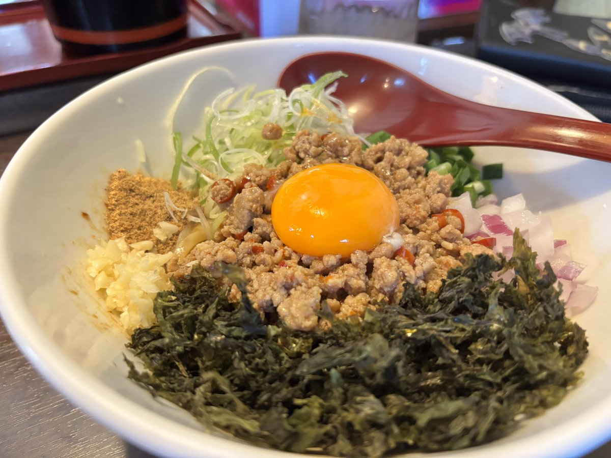 onimochi385's tweet photo. いつも並んでるラーメン屋さん、
この前ついに並ばず行けたけど
ありえん美味しかったすぐまた行きたい https://t.co/xWooN0XGcr
