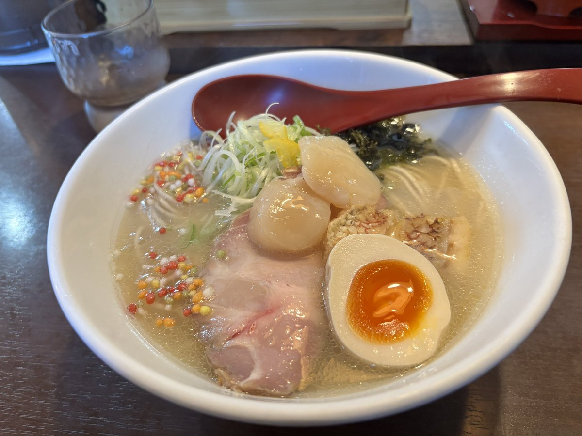 onimochi385's tweet photo. いつも並んでるラーメン屋さん、
この前ついに並ばず行けたけど
ありえん美味しかったすぐまた行きたい https://t.co/xWooN0XGcr