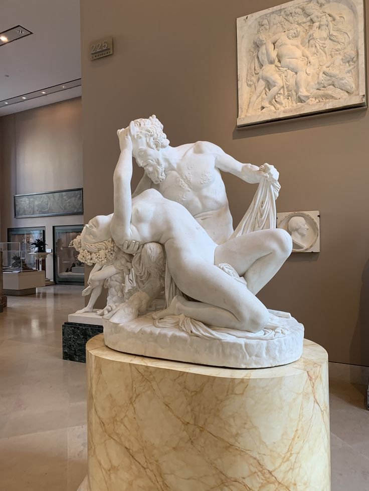 hey_itsaylin's tweet photo. Hey @grok Turn this sculpture into a real humans https://t.co/06DwdDQi5y