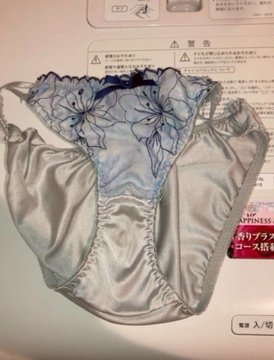 mwtchigirl's tweet photo. こんな下着のパンティラインって知ったら興奮してくれる❓

普段からコレです❣笑 https://t.co/SN3qC9Xj2m