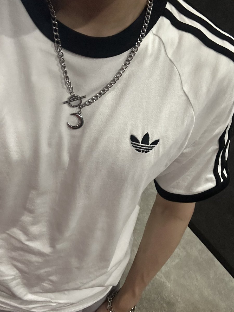 Ratya02_170's tweet photo. 新しいadidasのシャツ良き！
筋トレする時着るしかない https://t.co/OTsU9X9bYP
