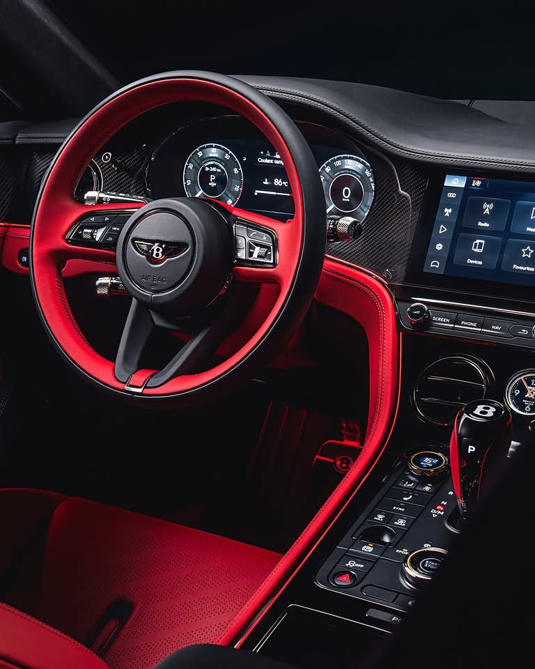 XekiHlongwane's tweet photo. The Bentley Supersports https://t.co/i0rTivxHhE