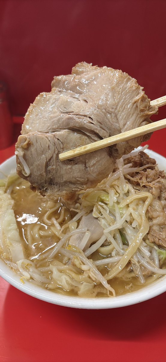 koun026's tweet photo. 松戸二郎 外待18 18:54
しょっぱうみゃ〜🙏
#ラーメン二郎
#松戸駅前店
#松戸二郎 https://t.co/OIdT9cFkwX