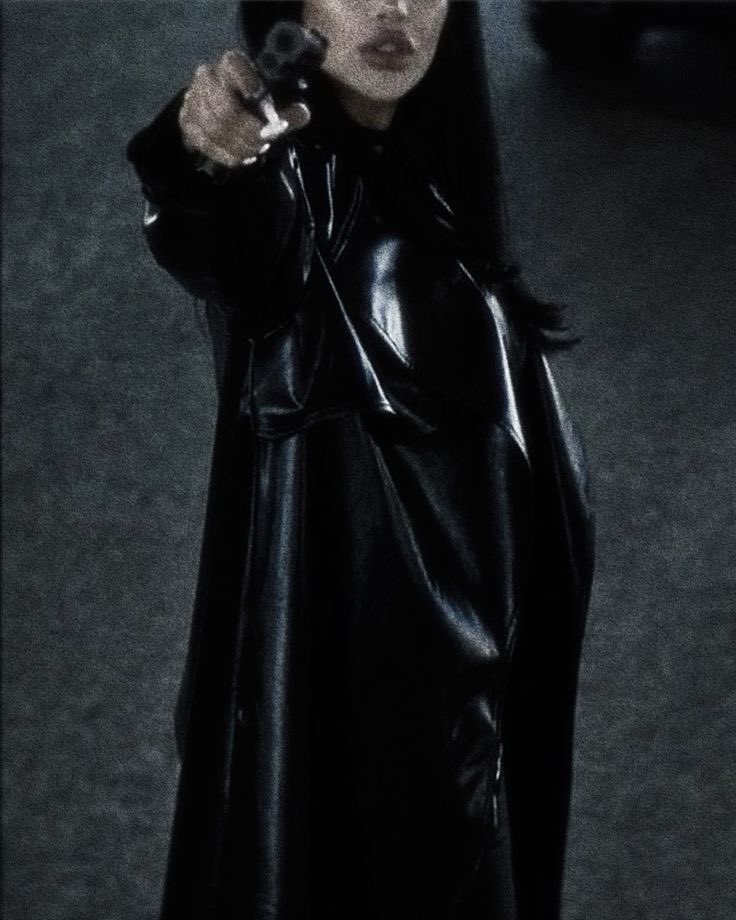 VICECITYPSYCHO's tweet photo. 【 𝘕𝘦𝘸 𝘤𝘪𝘵𝘺 𝘧𝘦𝘦𝘭  . .  𝘐 𝙡𝙞𝙠𝙚 𝘪𝘵 𝘩𝘦𝘳𝘦.ᐟ 】

ᅠ 

     ʜᴇʀ ꜰɪʀꜱᴛ ᴅᴀʏ ɪɴ ᴠɪᴄᴇ ᴄɪᴛʏ ᴀɴᴅ ꜱʜᴇ’ꜱ ᴀʟʀᴇᴀᴅʏ ᴄᴀᴜꜱɪɴɢ ᴛʀᴏᴜʙʟᴇ.
⠀ https://t.co/Krh17h9Rzd