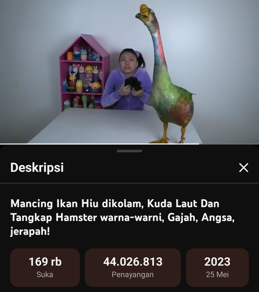 jellypastaa's tweet photo. ga heran kalo indonesia jadi negara penyiksa hewan nomor 1 di dunia.

tahun 2025 aku pernah diwawancara langsung untuk membahas ini.

tebak, apa yang bikin penyiksaan hewan tinggi banget di indo? bener, lemahnya hukum.

btw ni orang bukan anak-anak lagi ya. channel youtubenya besar banget dan penyebarannya tinggi. 

selain itu, penonton yang kemungkinan besar adalah anak-anak bisa reply di kolom komentar untuk minta hewan yang dia kontenin.

cara itu kemungkinan dia lakukan supaya memancing penonton untuk subscribe dan interaksi di channelnya.