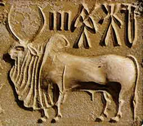 e_eLuke's tweet photo. (3/n)
The Pashupati seal depicts a horned seated figure with animals, interpreted as an early form of a horned deity (linked to Shaivite motifs)
Terracotta and seal figures seated in meditative poses are associated with yogic practices (yoga) https://t.co/z136EiBeCL
