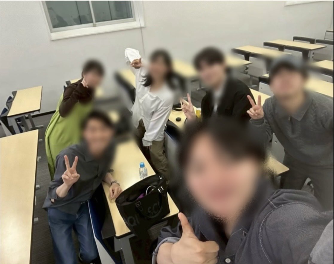 Project_T_104's tweet photo. 【5月新歓報告📢】
5/24(日)にクイズ新歓を行いました！

優勝賞品のAmazonギフト券を巡ってチーム戦で戦いました👊

タイトル当てクイズやアニメの放送順クイズ、イントロクイズなど他にも難しい問題もあり、なかなか手応えがあり、楽しかったです✨

#新歓 #東洋大学 https://t.co/nLzKCHEhD6
