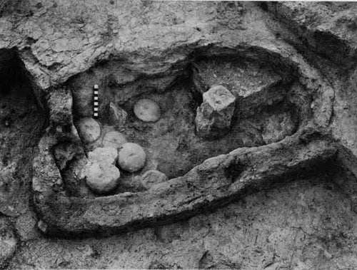 e_eLuke's tweet photo. (4/n)
Fire altars and evidence of ritual hearths at Indus sites align with the long-standing importance of fire in last rites performed by HINDUS in INDIA. 
Do Pakistanis "claiming" the IVC, perform these practices--NO! https://t.co/RwVZTFwYjL