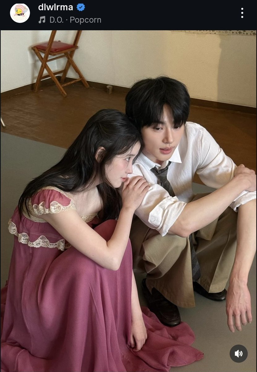0nyourminee's tweet photo. how she posted him        how he posted her https://t.co/Kp1xNigtCA