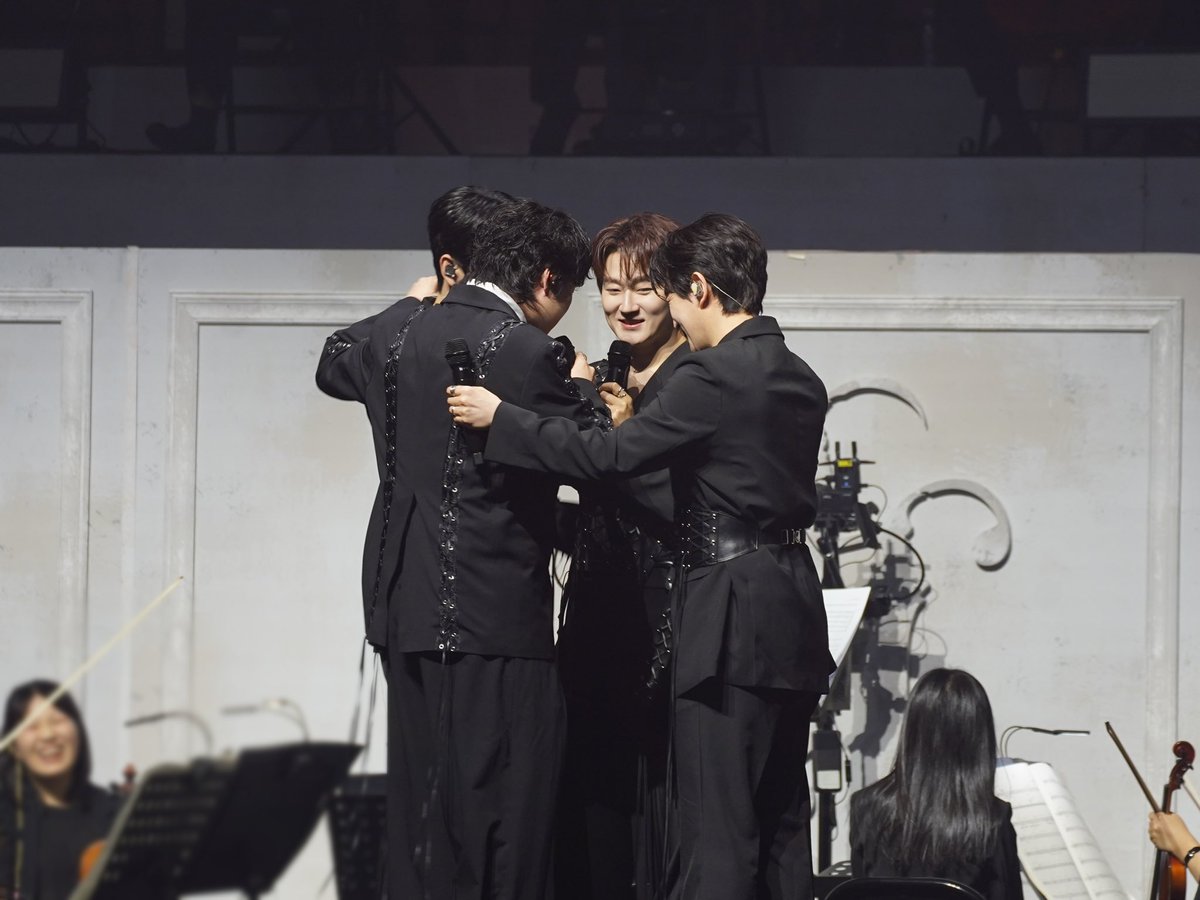 official_fore's tweet photo. [📝]

포레스텔라 정규 4집 투어 콘서트 [THE LEGACY: SYMPHONY] In Seoul 비하인드

▶️ https://t.co/hFgN58EYx8

#THELEGACY_SYMPHONY 
#포레스텔라 #Forestella https://t.co/01Mpbo4bpg