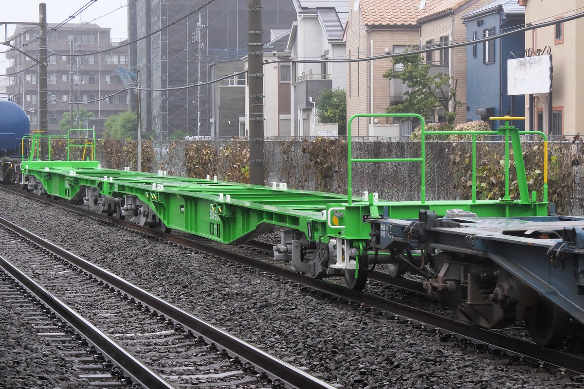 N_77kt's tweet photo. 7/2
8764 (倉賀野~東京(ﾀ))
EH200-23[高]+ｺｷ4B+ﾀｷ5B
※ｺｷ90形式試運転

昨日8765に連結されたコキ90-901・902ユニット試運転編成が、熊谷(ﾀ)試運転復路として、本日の8764に連結されました。 https://t.co/gYpu3QehIU