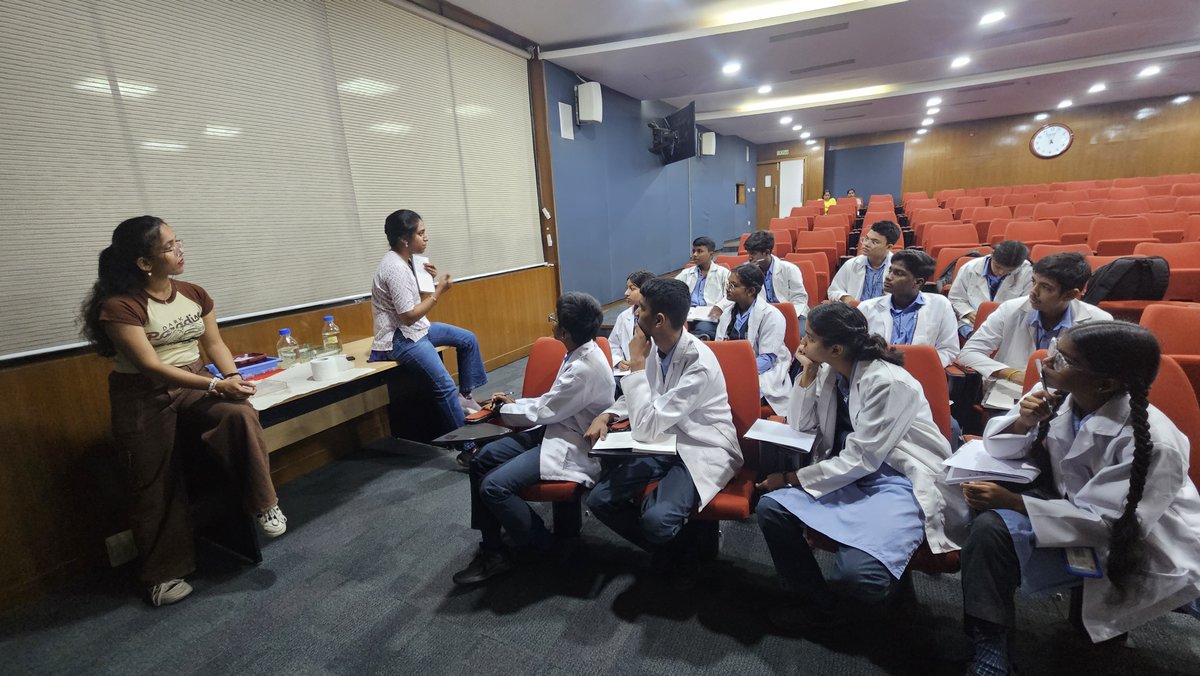 IGIBSocial's tweet photo. Throwback to an immersive three-day Molecular Biology Workshop with students from the D.T.E.A. Group of Schools, Delhi (13–15 May 2026)! 🧬✨

 #STEM #ScienceEducation #StudentOutreach 
@tnv_lab @SouvikM29933298 @CSIR_IND @CSIR_HRDG @CsirJigyasa https://t.co/FgcuJTUAw6
