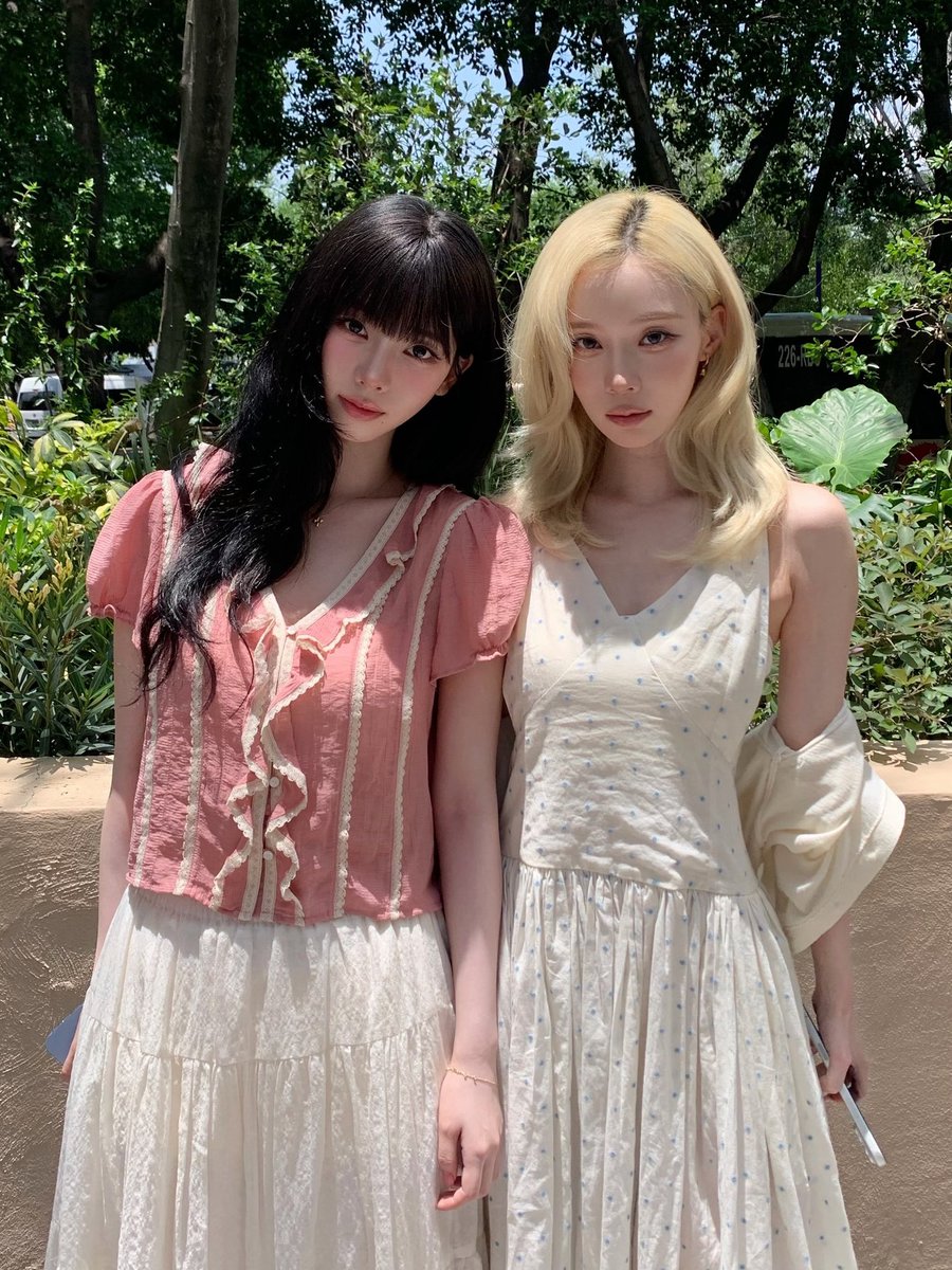hoppleslyy's tweet photo. si cantik milik si cantik

jiminjeong/winrina fewtweets au
©chris https://t.co/OFTBxRt3FA