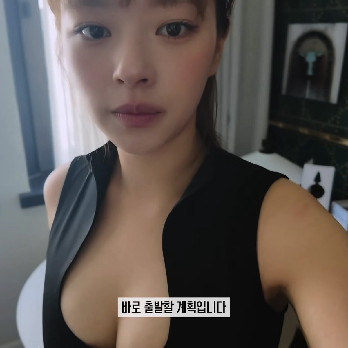 juiceyeon's tweet photo. her boobs too big so she can fit that many women in her heart https://t.co/fvz4KSjrZR