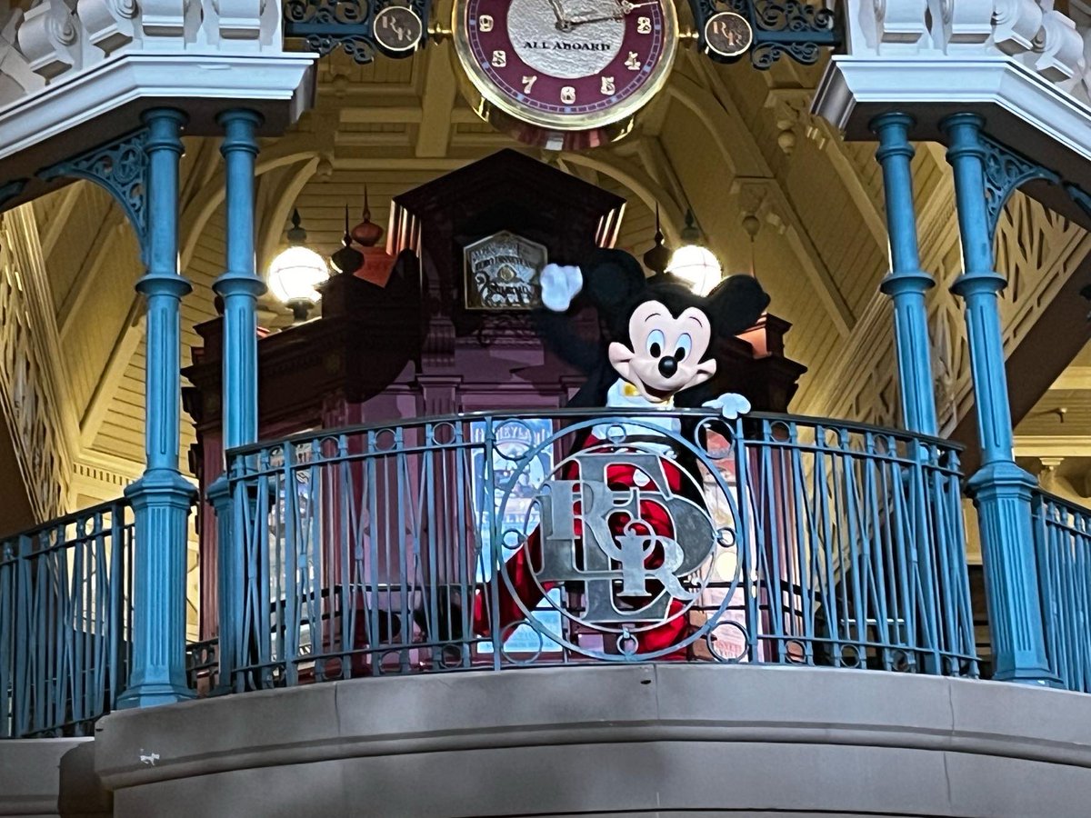 OMAParis2026's tweet photo. Back on the road to Calais and still reminiscing about our magical day at Disney yesterday🥲 https://t.co/N2GqS76OA6